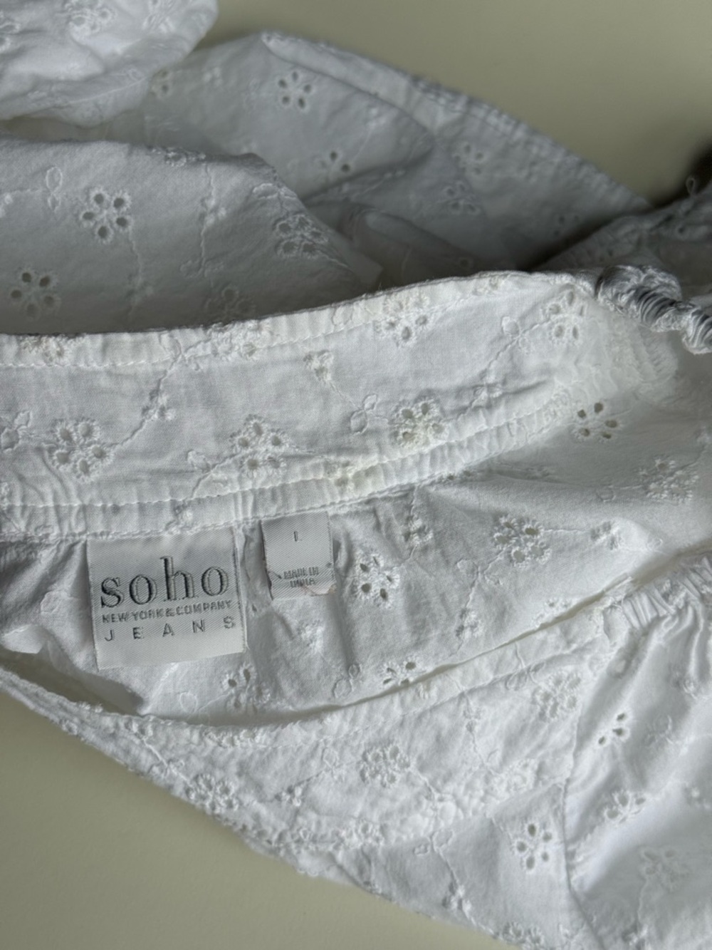 SOHO White Eyelet Puff-Sleeve Women's Top Size L 100% cotton - Picture 3 of 12